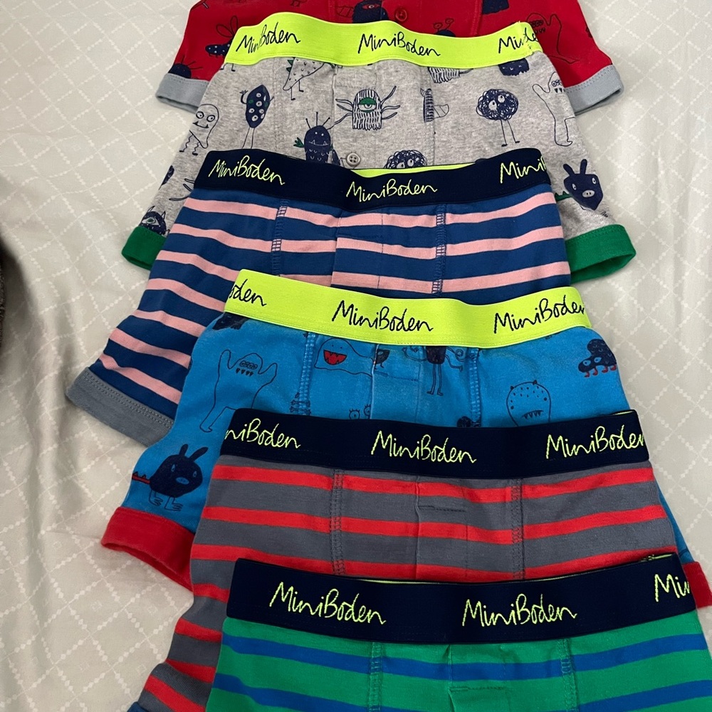 MiniBoden 6 new toddler boys briefs. Size 5-6Y.